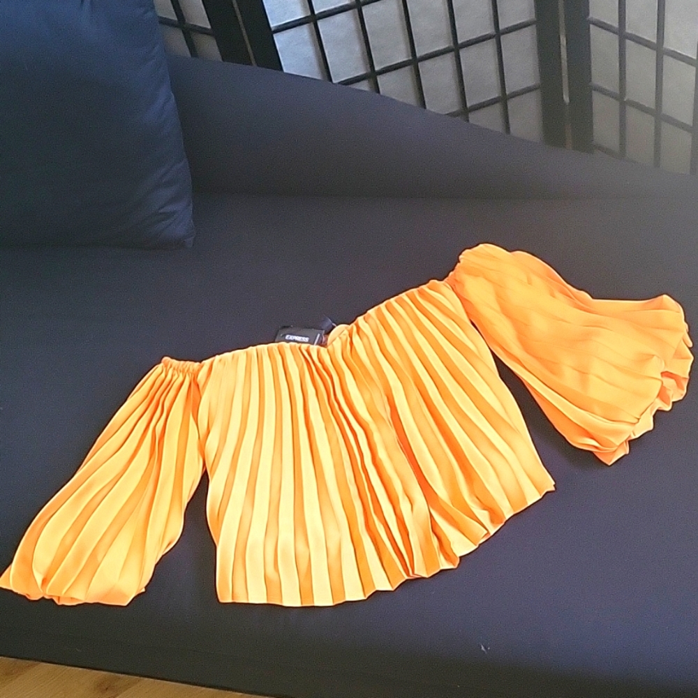 Brand New with tags Express sweetheart top